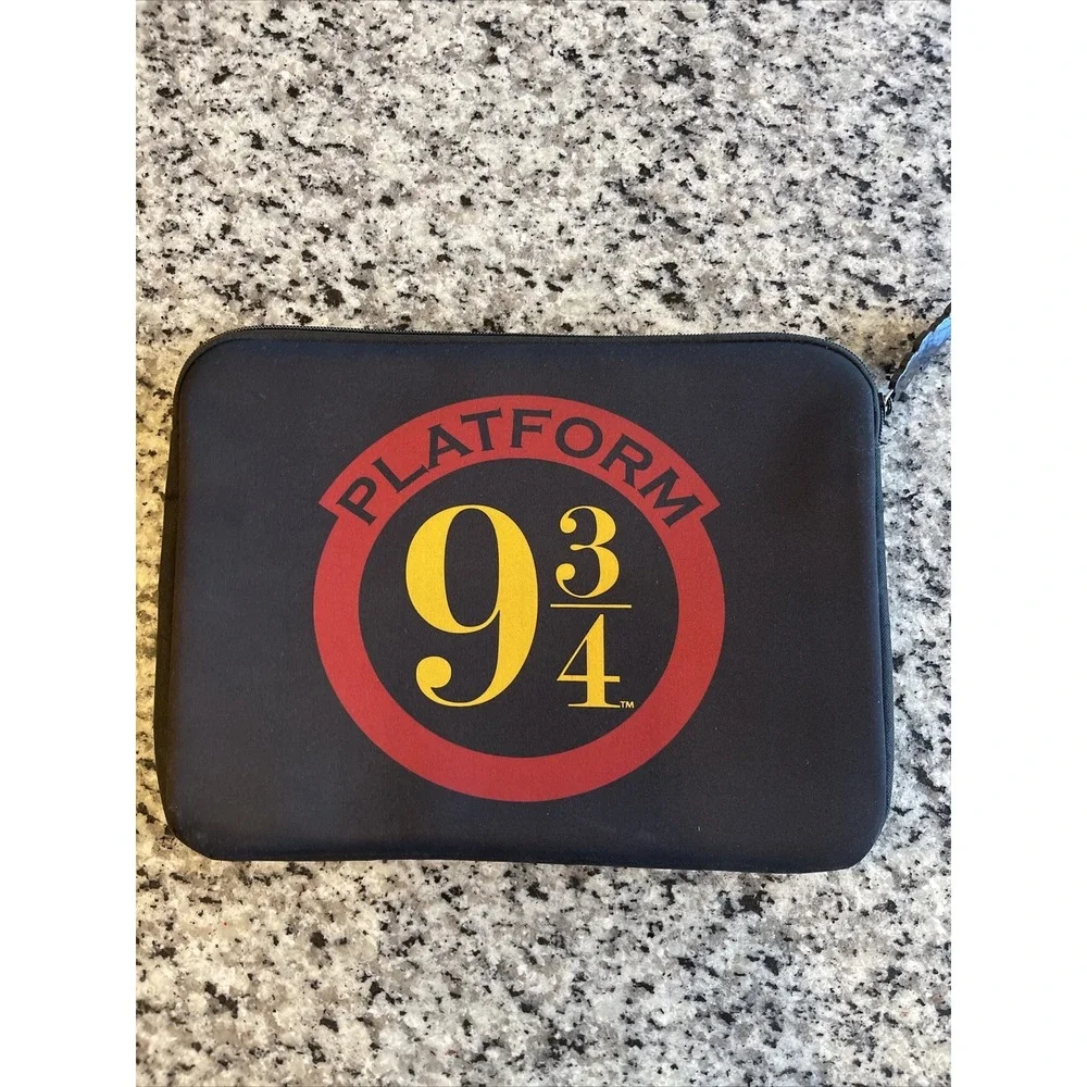 Harry Potter‎ Notebook Laptop Sleeve Case Nice Shape Howard's Express 9 3/4 #14